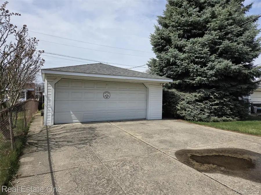 7946 Mckinley Street, Taylor, MI 48180 - #2
