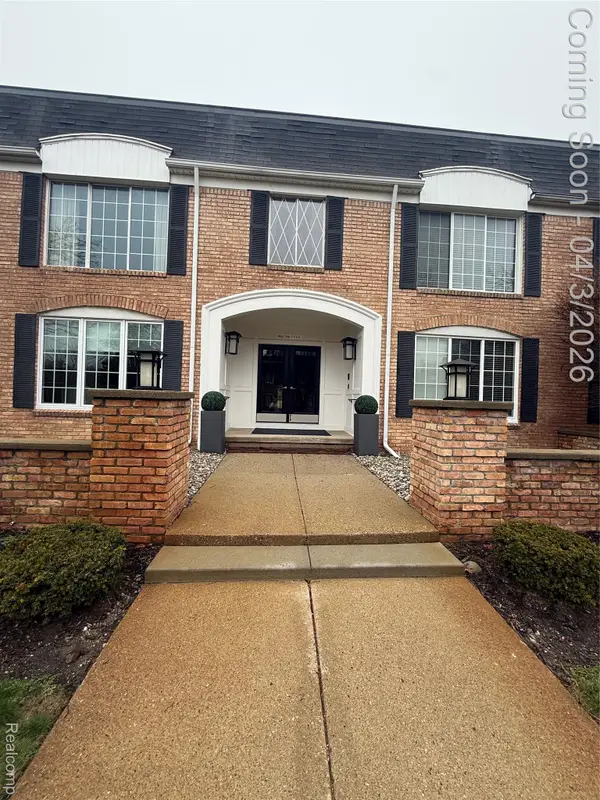 150 E Long Lake Road, BloomfieldHills, MI 48304