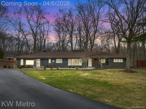 25500 Waycross, Southfield, MI 48033