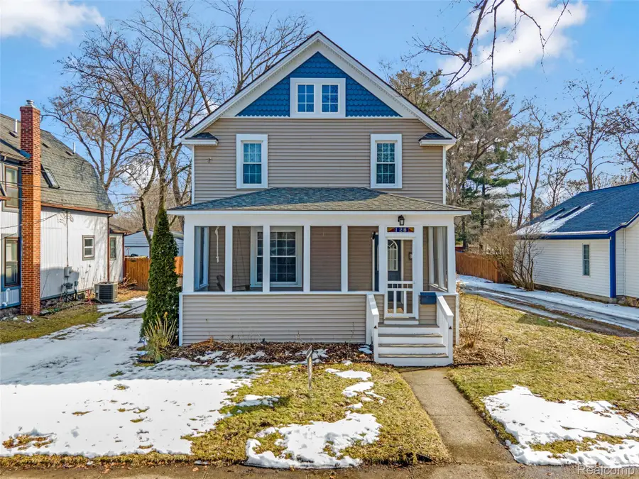 128 Clarence Street, Holly, MI 48442 - #2