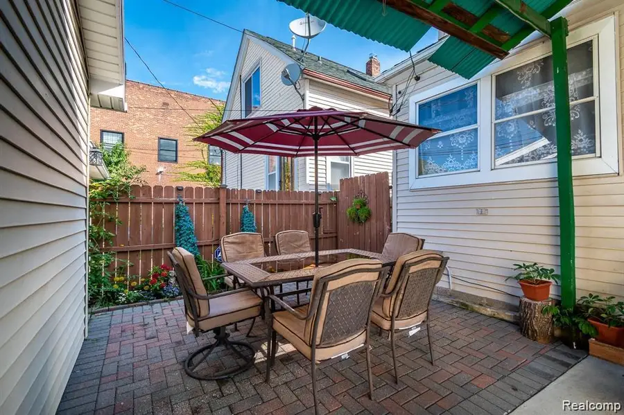 11603 Klinger Street, Hamtramck, MI 48212 - #3