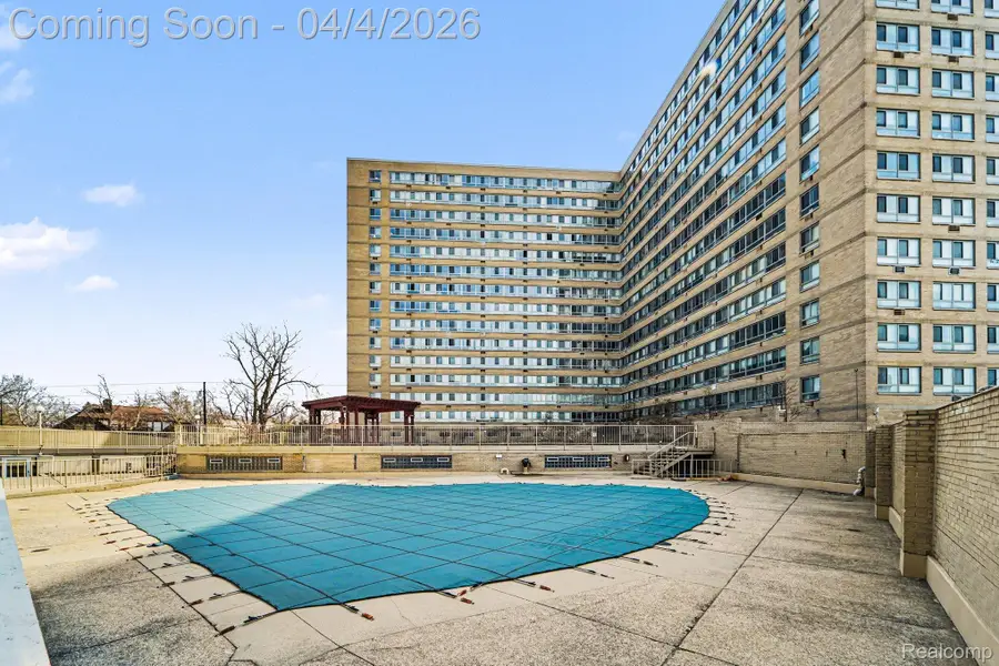 8900 E Jefferson Avenue #729, Detroit, MI 48214 - #2
