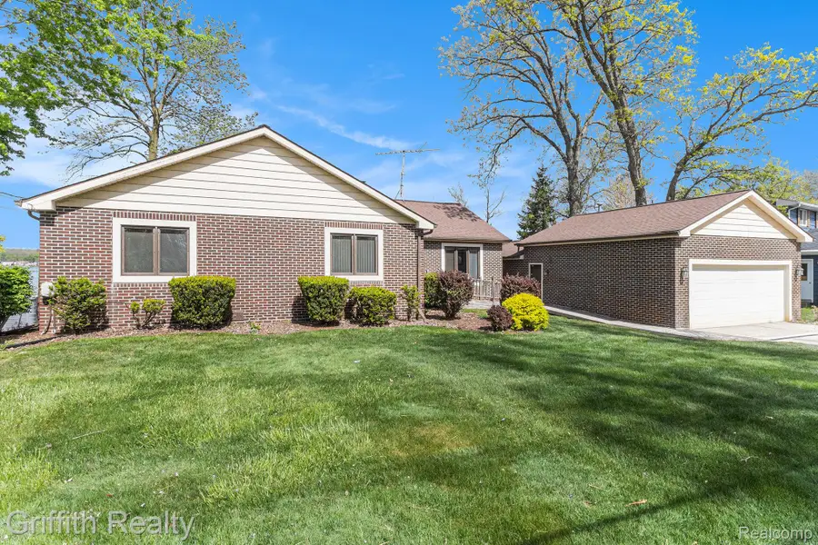 8570 Riverside Drive, Brighton, MI 48116 - #3