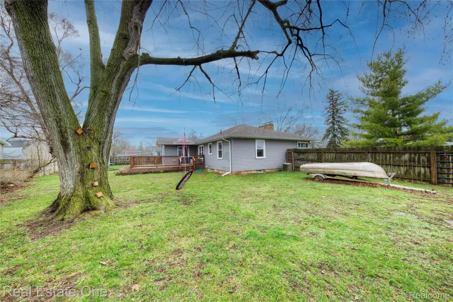 2293 Nichols Avenue, Grand Blanc, MI 48507 - #3