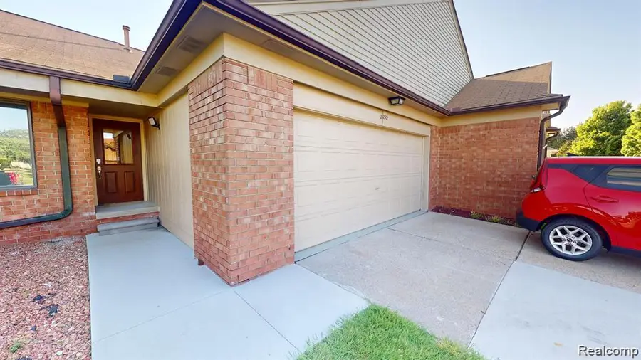 20502 Pine Meadow Drive, Clinton Township, MI 48036 - #2