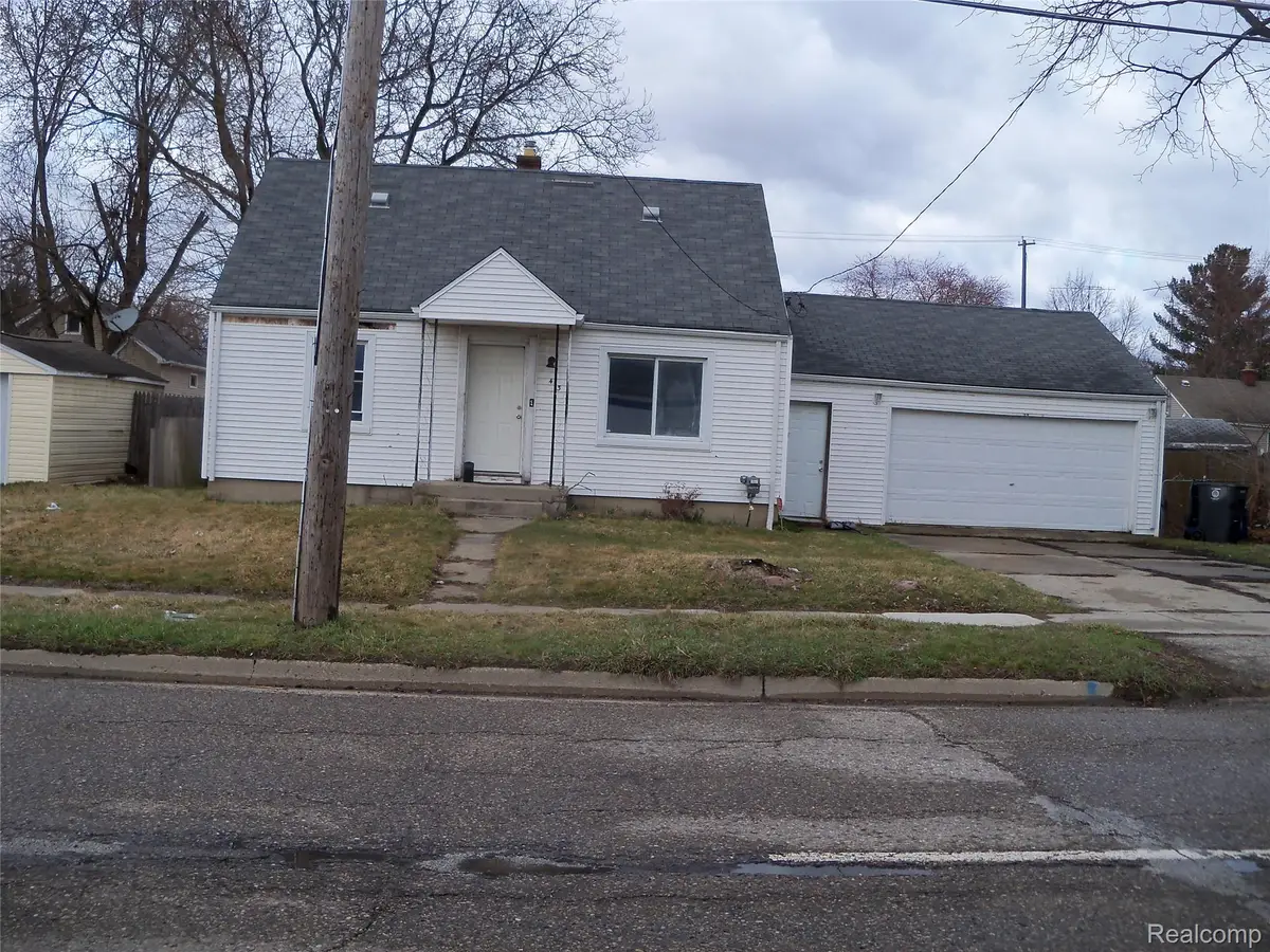 413 E Hemphill Road, Flint, MI 48507 - #1