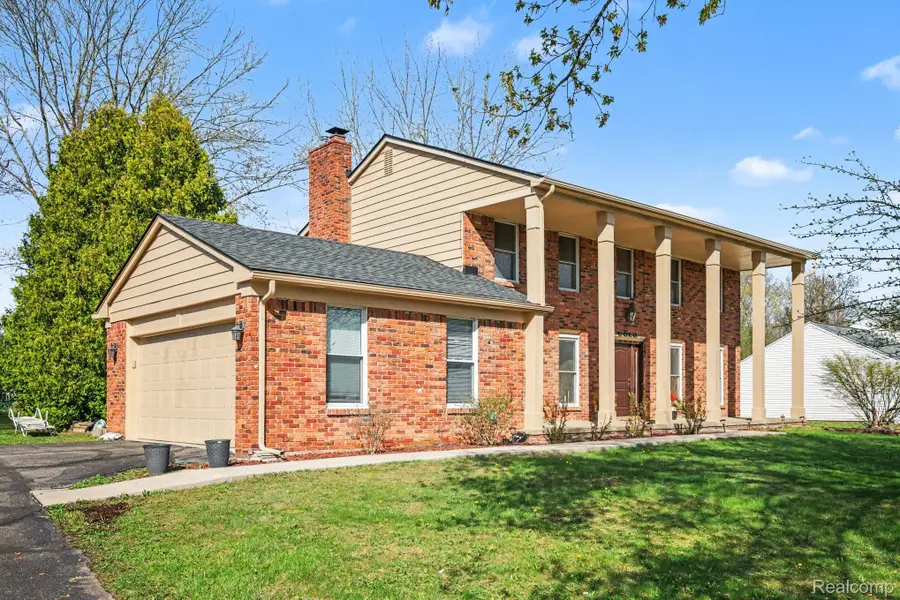 5040 Patrick Road, West Bloomfield, MI 48322 - #2