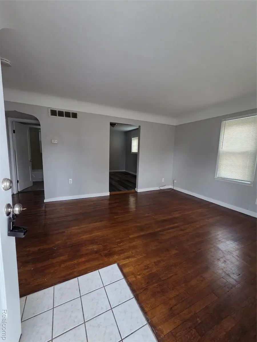 5852 Beech Daly Road, Taylor, MI 48180 - #2