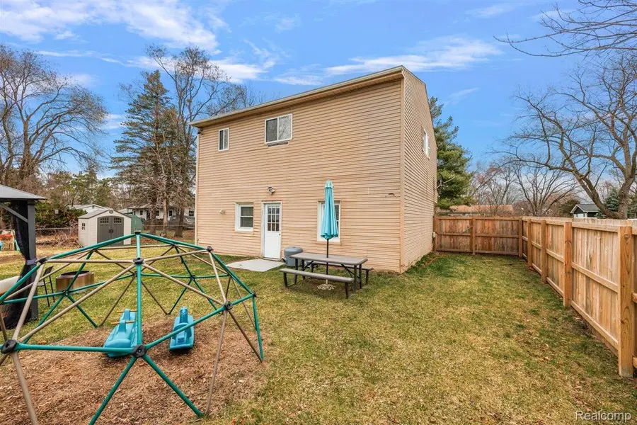 3570 Emmons Avenue, Rochester Hills, MI 48307 - #2