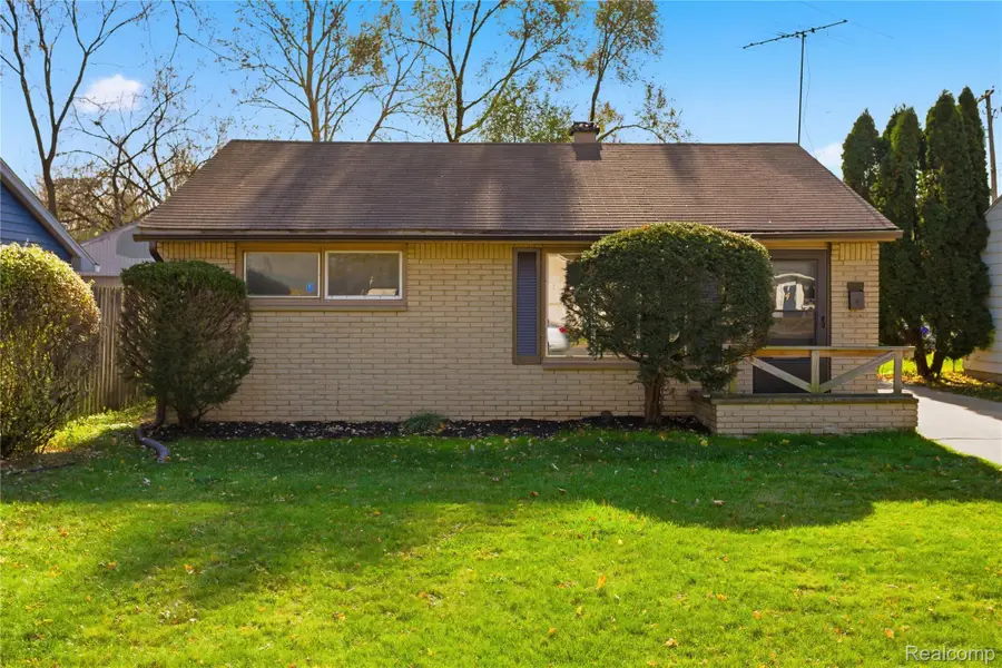 241 W Ann Arbor Avenue, Pontiac, MI 48340 - #3