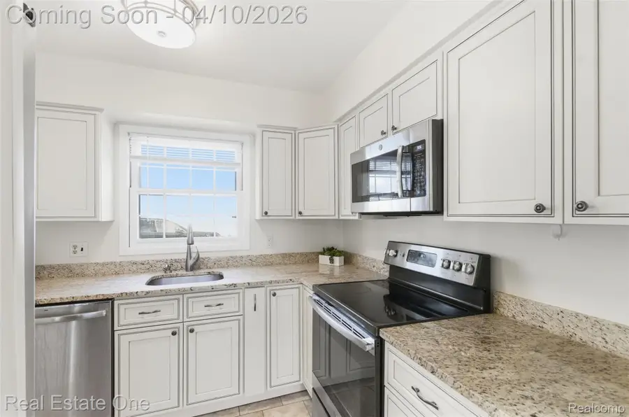 1629 Brentwood Drive, Troy, MI 48098 - #3