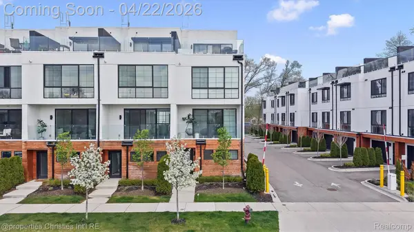 533 E Harrison Avenue #35, RoyalOak, MI 48067