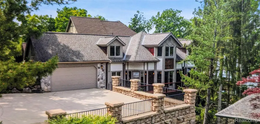 1739 Ridge Road, White Lake, MI 48383 - #2