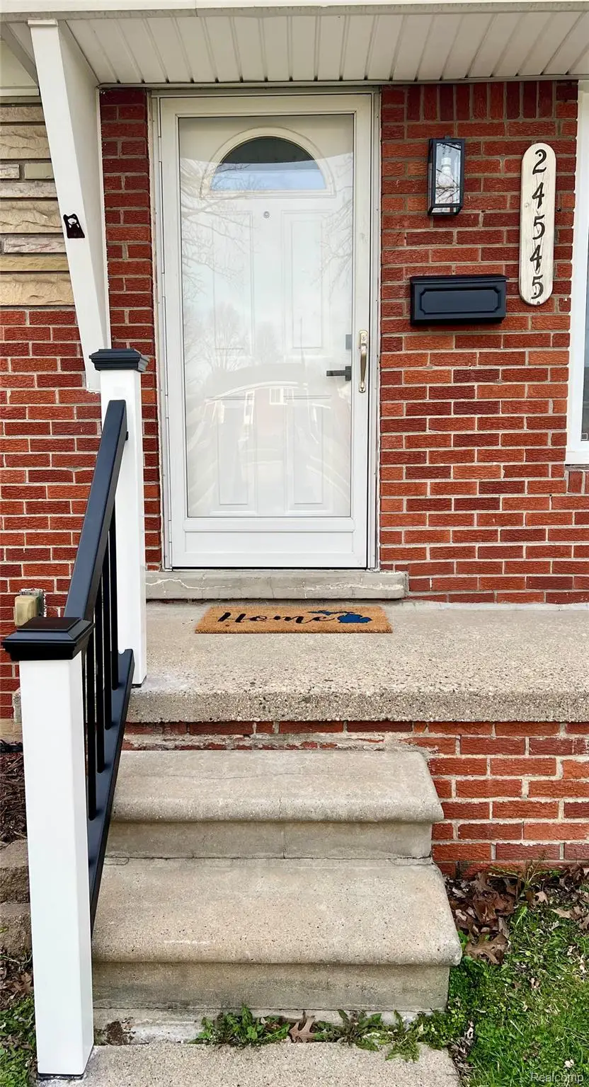 24545 Greenbrier Avenue, Eastpointe, MI 48021 - #2