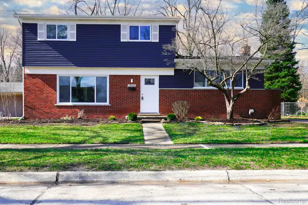 19327 Hardy Street, Livonia, MI 48152