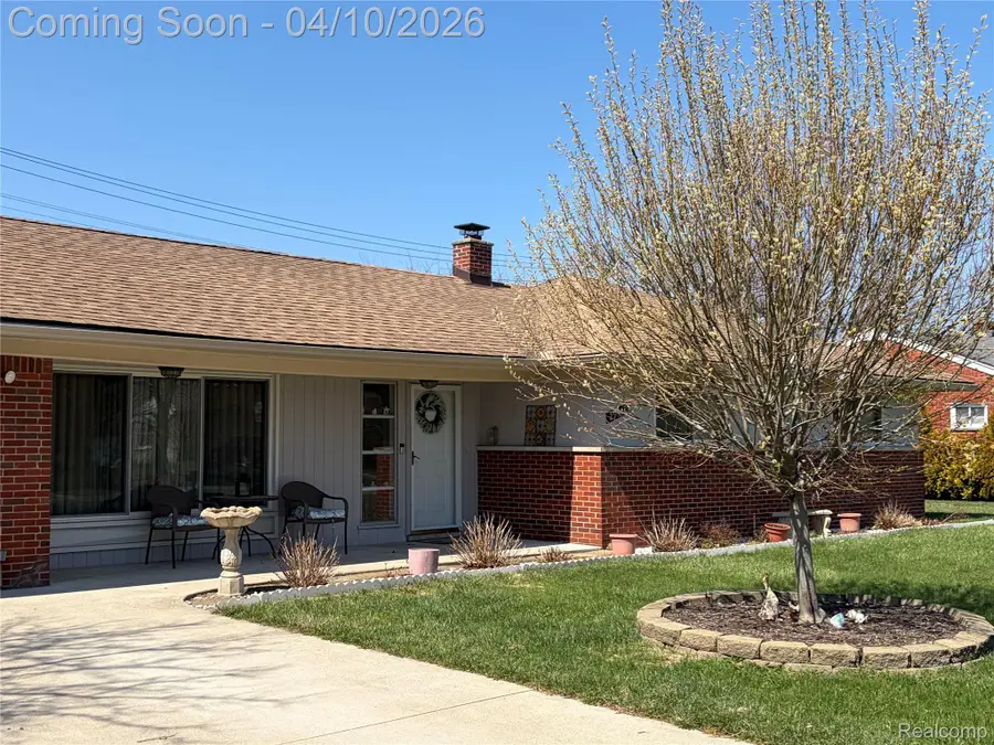 29517 Eastfield Street, Farmington Hills, MI 48334 - #2