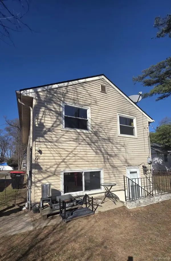 20215 Westhampton Avenue, Southfield, MI 48075