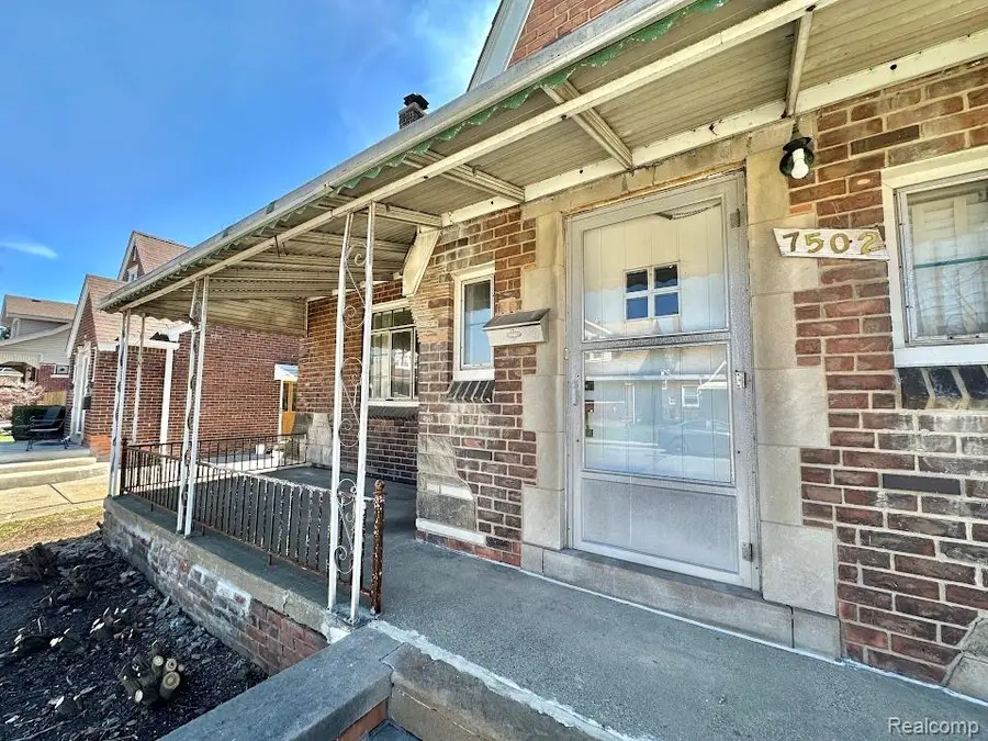 7502 Coolidge, Center Line, MI 48015 - #2