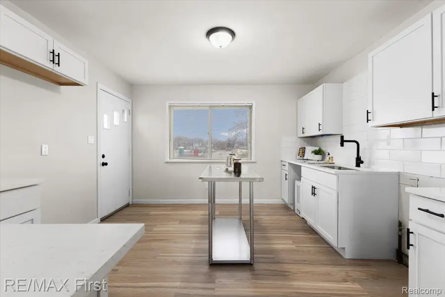 20675 Van Antwerp Street, Harper Woods, MI 48225 - #3