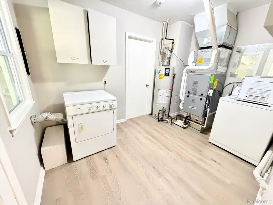 7242 Gerald Avenue, Warren, MI 48092 - #2