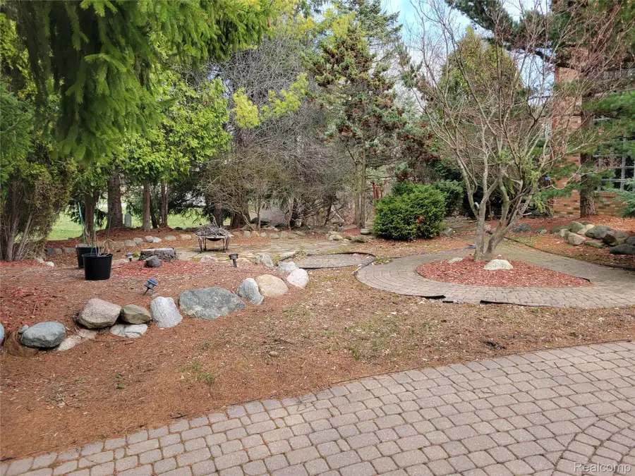 5549 Perrytown Drive, West Bloomfield, MI 48322 - #2