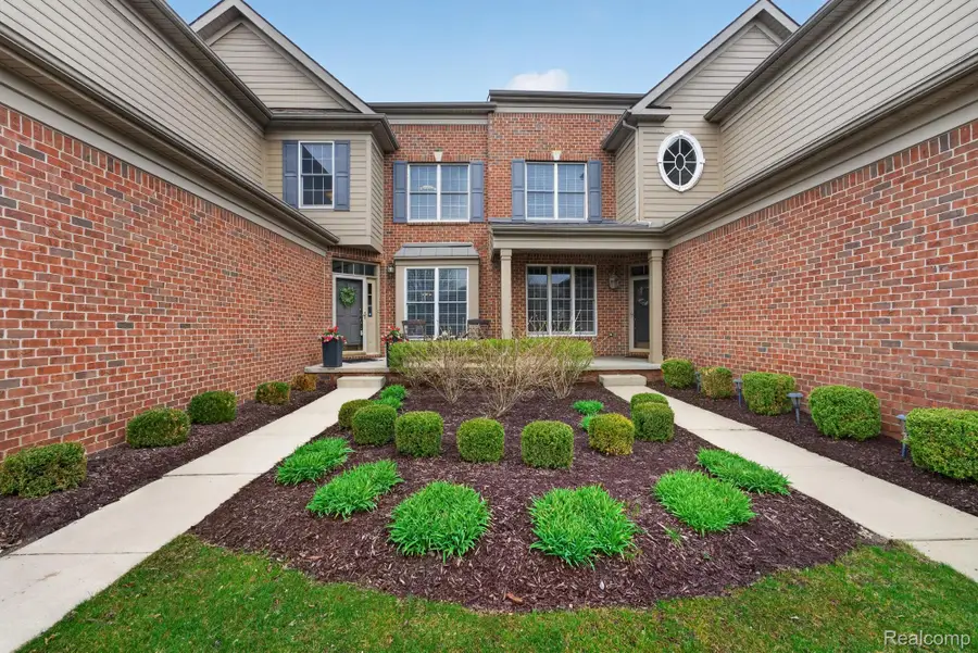 44872 Broadmoor Circle S, Northville, MI 48168 - #2