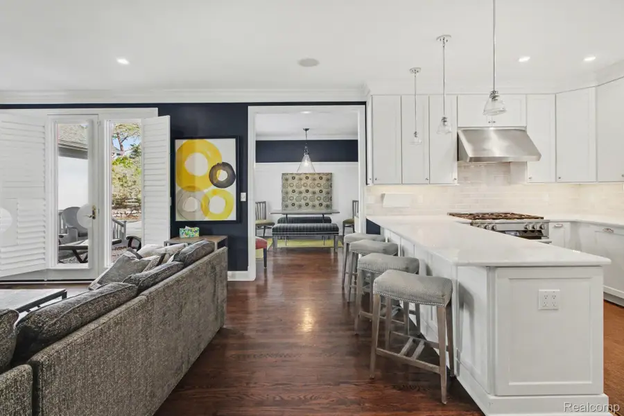 4 Riverbank Drive, Southfield, MI 48025 - #2