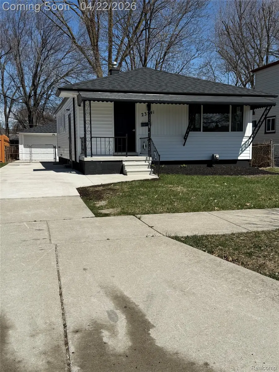 23541 Elmira Street, Saint Clair Shores, MI 48082 - #3
