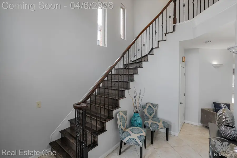 6067 N Vernon Street, Dearborn Heights, MI 48127 - #2