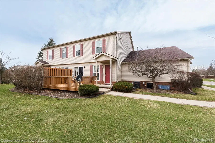 837 Oakwood Drive, Howell, MI 48843 - #2