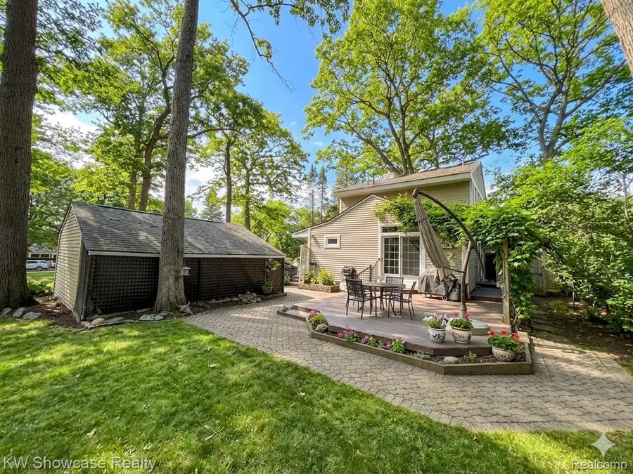 580 Elkinford Drive, White Lake, MI 48383 - #2