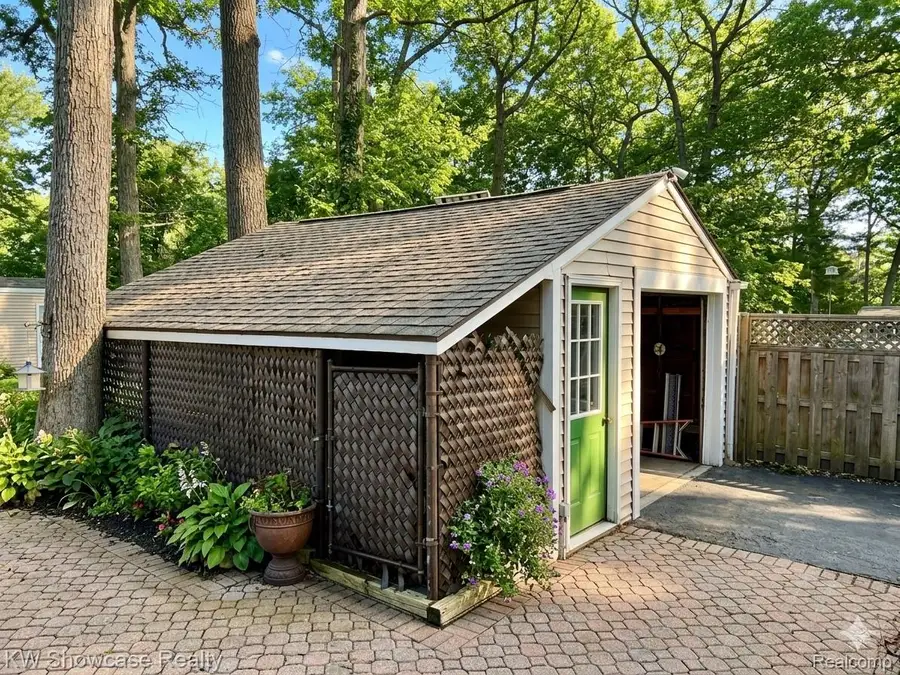 580 Elkinford Drive, White Lake, MI 48383 - #3