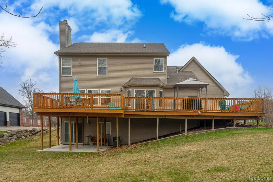 8925 El Dorado Drive, White Lake, MI 48386 - #2