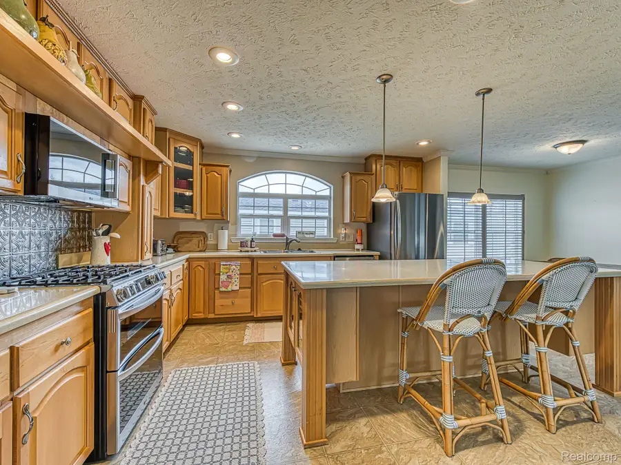 29703 Vinewood Lane, Gibraltar, MI 48173 - #3