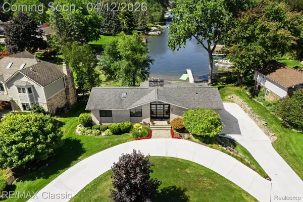 4751 Winewood Lane, CommerceTwp, MI 48382