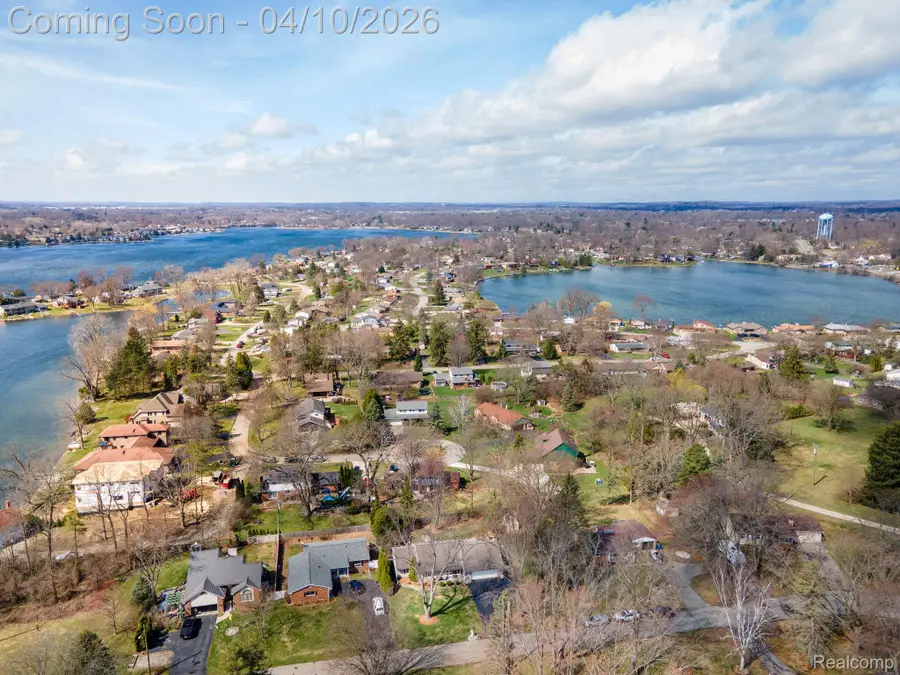 2941 Silverhill Drive, Waterford, MI 48329 - #2
