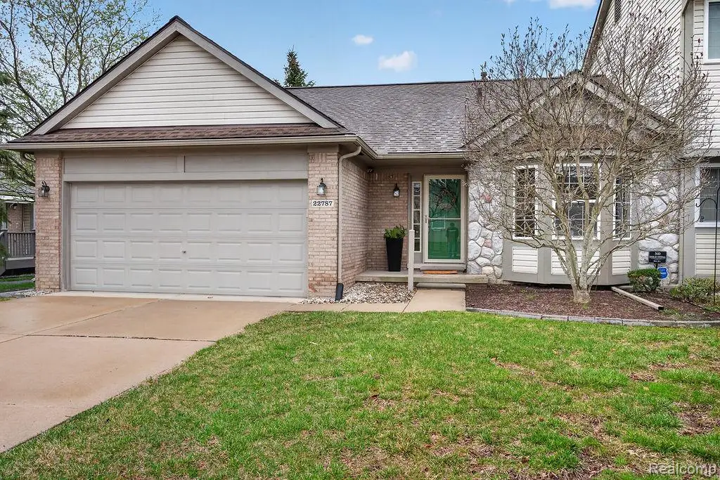 22787 Woodcreek Drive, Taylor, MI 48180 - #1
