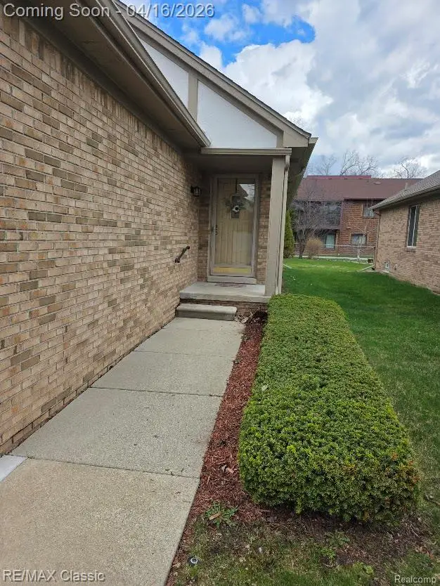 3909 Sunflower Lane, Warren, MI 48091 - #3