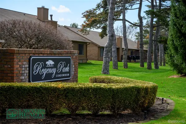 2122 London Bridge Drive, RochesterHills, MI 48307