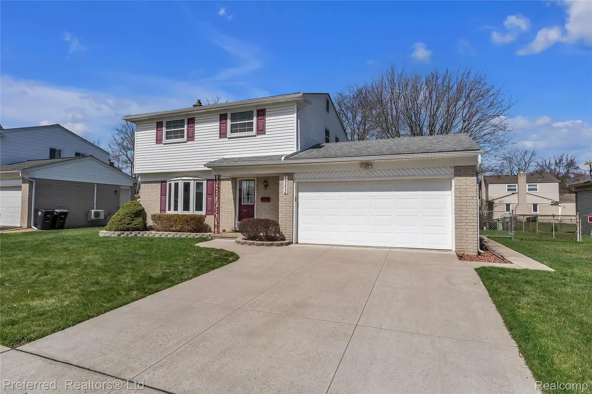 39052 Howell Street, Livonia, MI 48154 - #1
