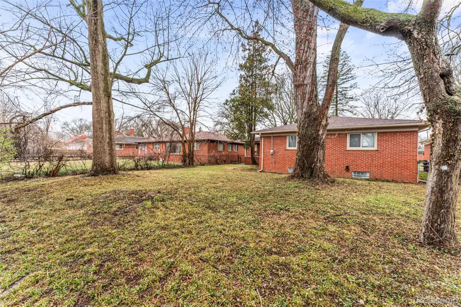 19300 Greydale Avenue, Detroit, MI 48219 - #3