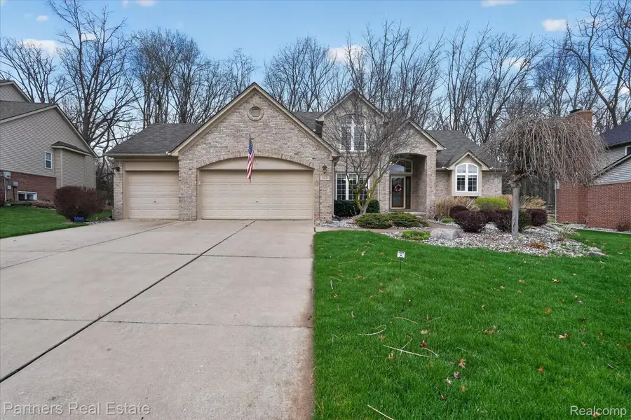 112 Summer Shade Drive, Howell, MI 48843 - #2