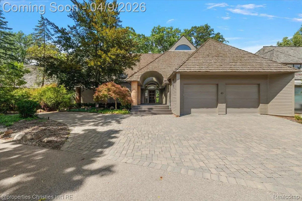 40 Scenic Oaks Drive N, Bloomfield Hills, MI 48304 - #1