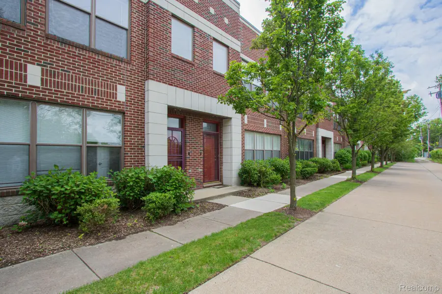 68 W Bethune Street, Detroit, MI 48202 - #2