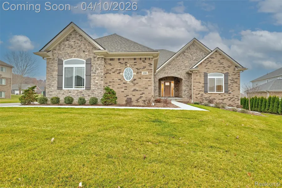 690 Willow Lake Court, Oxford, MI 48371 - #2