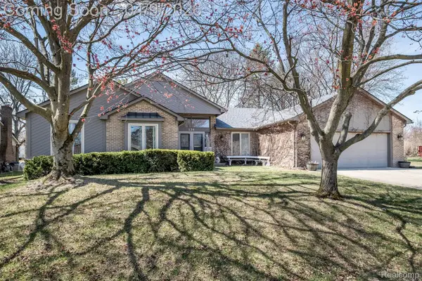 134 Eckford Drive, Troy, MI 48085