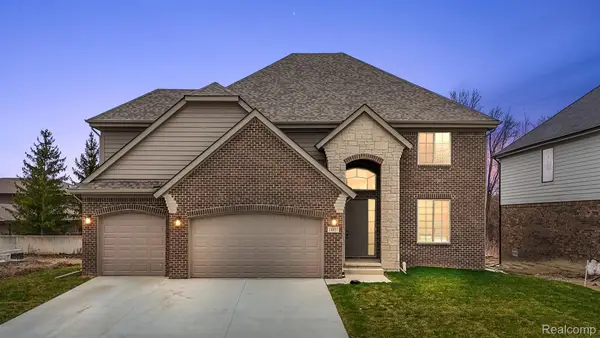 18857 Via Firenze, Macomb, MI 48044