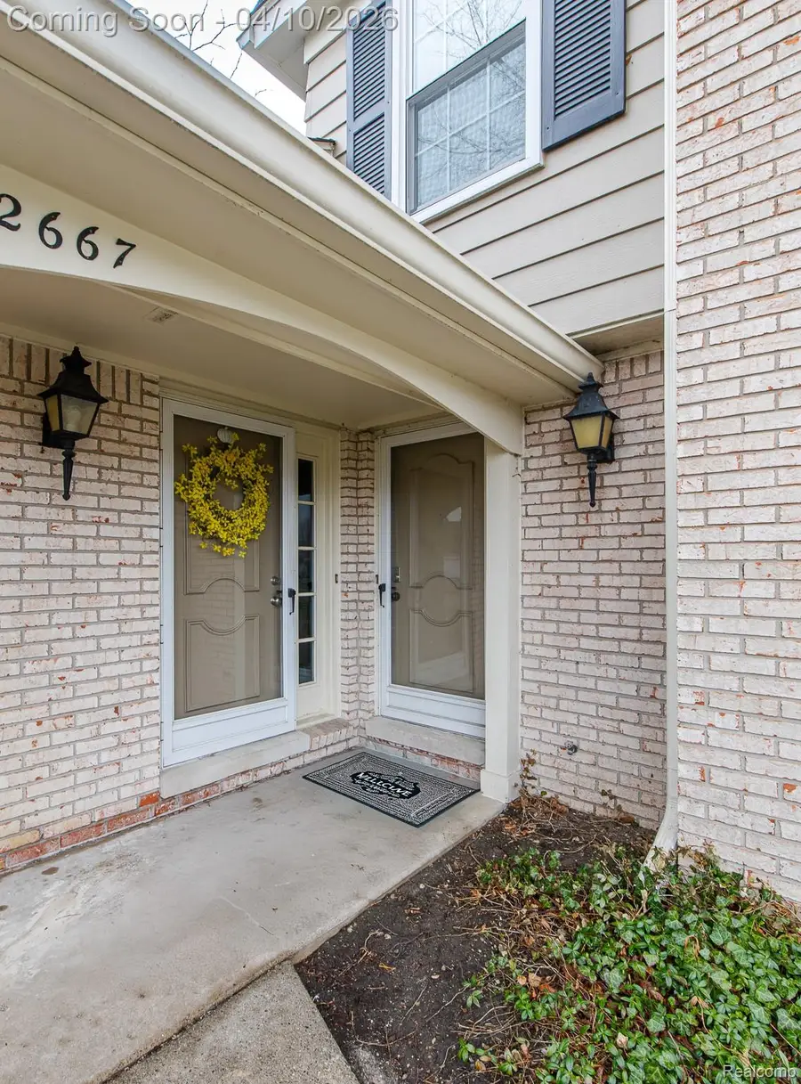 2669 Williamsburg Circle, Auburn Hills, MI 48326 - #3