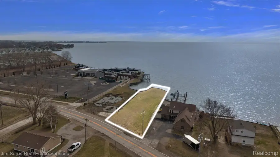 37340 Jefferson Avenue, Harrison Township, MI 48045 - #2