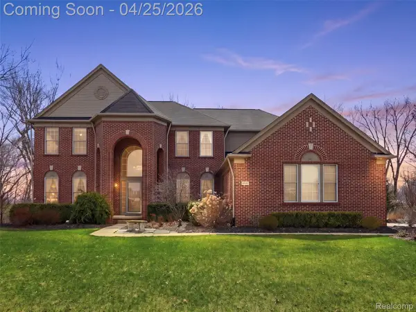 3235 Woodview Circle, LakeOrion, MI 48362
